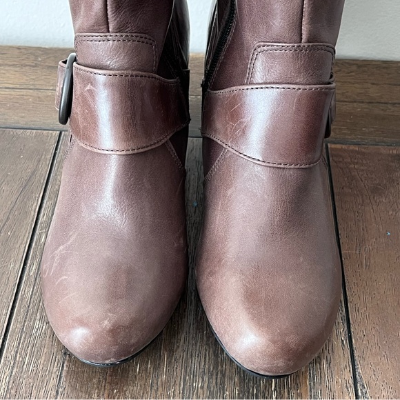 Born Crown Brown Leather Heeled Boots Womens size 10 - Picture 2 of 10